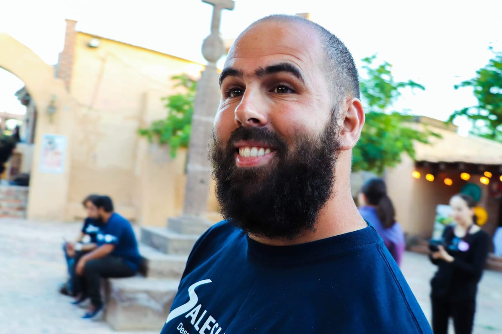 La ansiedad de vincularse: el libro escrito por un autor de Funes que revisa los mitos del amor moderno